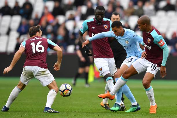 曾多次背负 曾多次背负